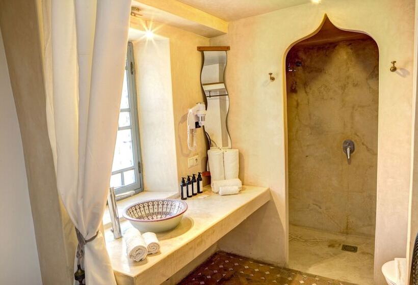 标准间, Riad Amaris