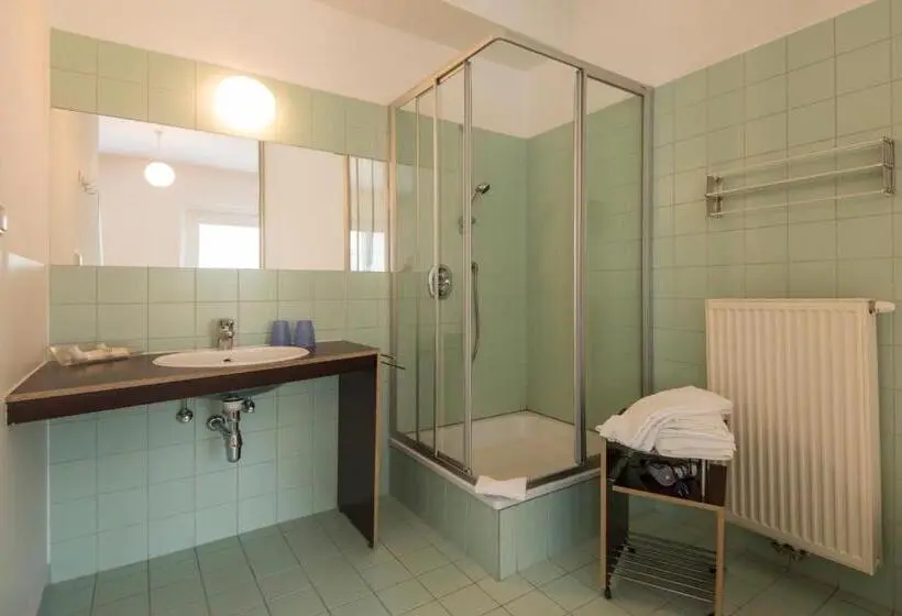 استودیوی لوکس, Club Alpenresidenz Gastein