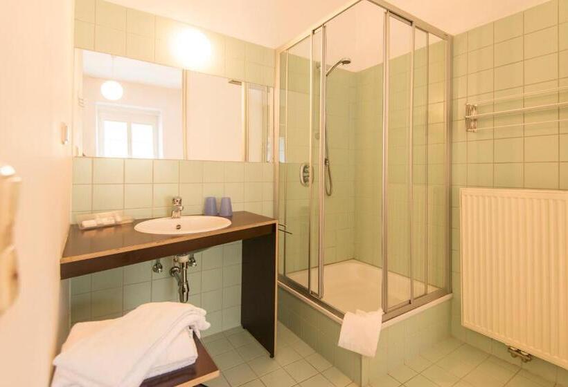 استودیوی استاندارد, Club Alpenresidenz Gastein