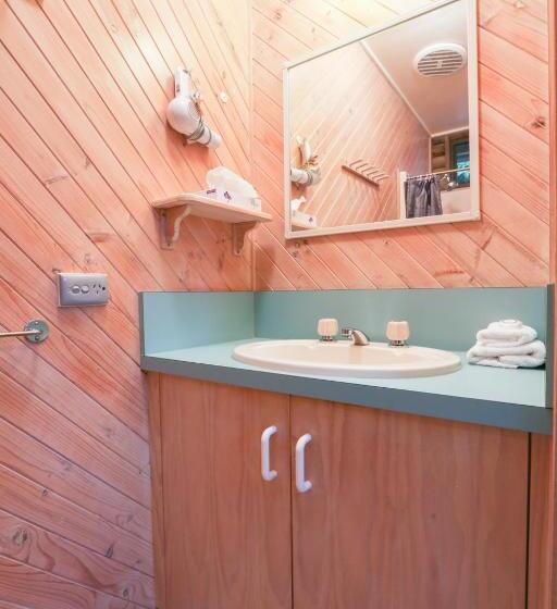 2间卧室的房子, Lazy Acre Log Cabins