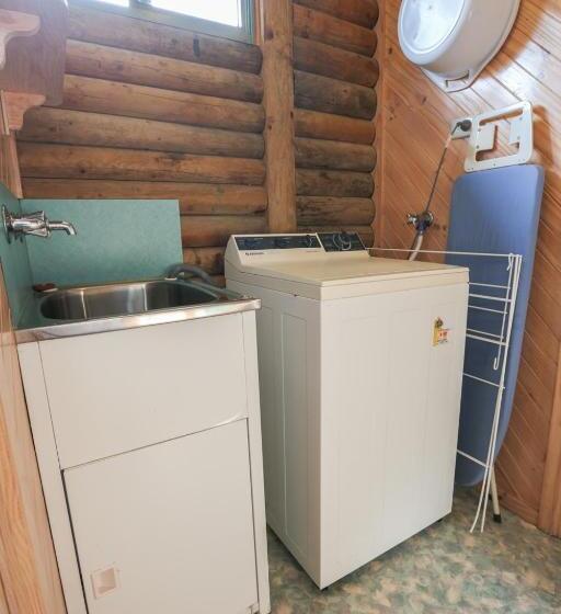 2间卧室的房子, Lazy Acre Log Cabins