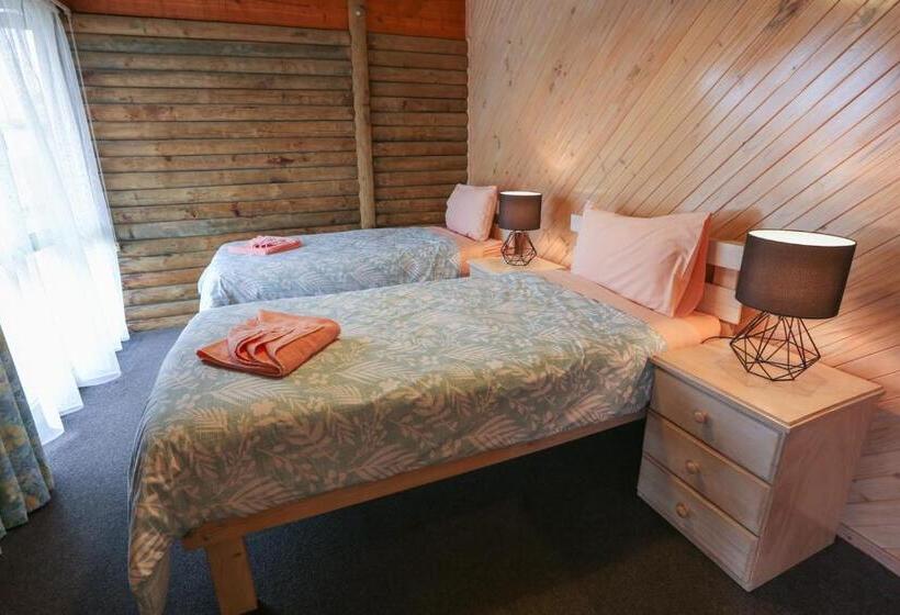 2间卧室的房子, Lazy Acre Log Cabins