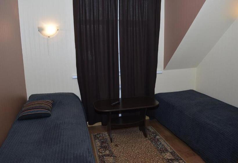 اتاق استاندارد چهار تخته, Aare Accommodation