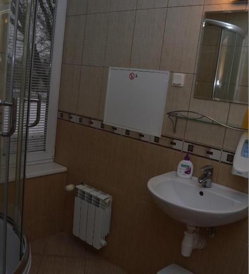 اتاق استاندارد چهار تخته, Aare Accommodation