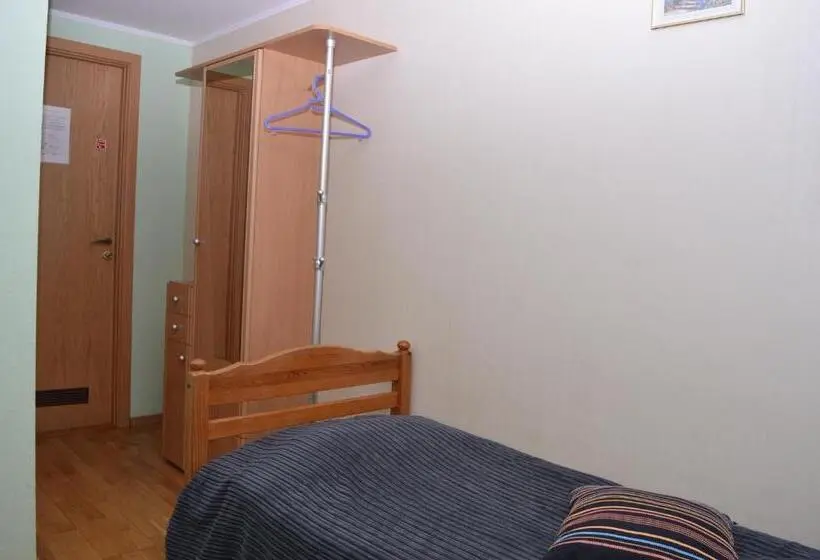 اتاق استاندارد, Aare Accommodation