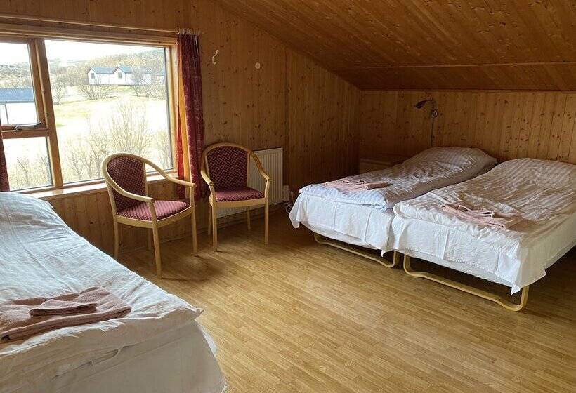 اتاق استاندارد سه تخته با سرویس بهداشتی مشترک, Bakkaflöt Guesthouse