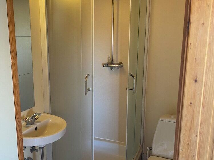 خانه 1 خوابه, Bakkaflöt Guesthouse