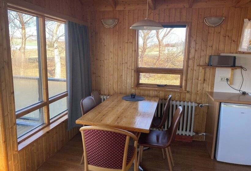 خانه 1 خوابه, Bakkaflöt Guesthouse