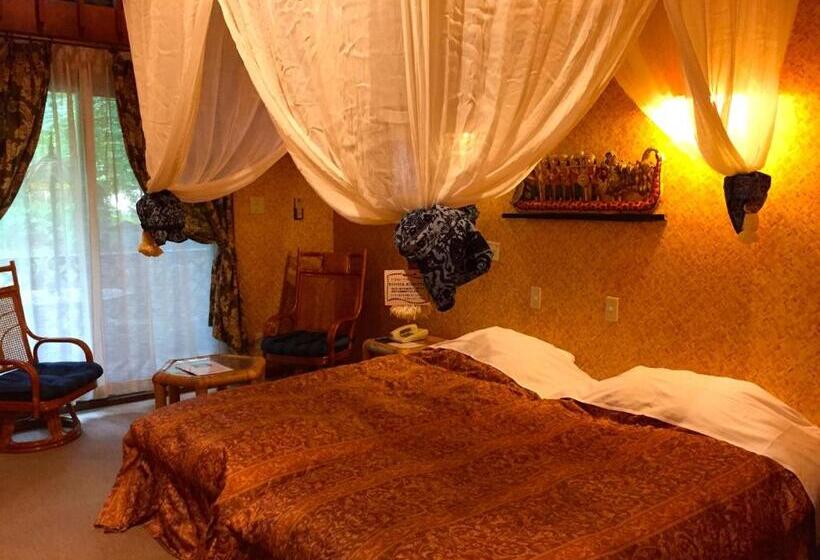 デラックストリプルルーム, Estivant Club