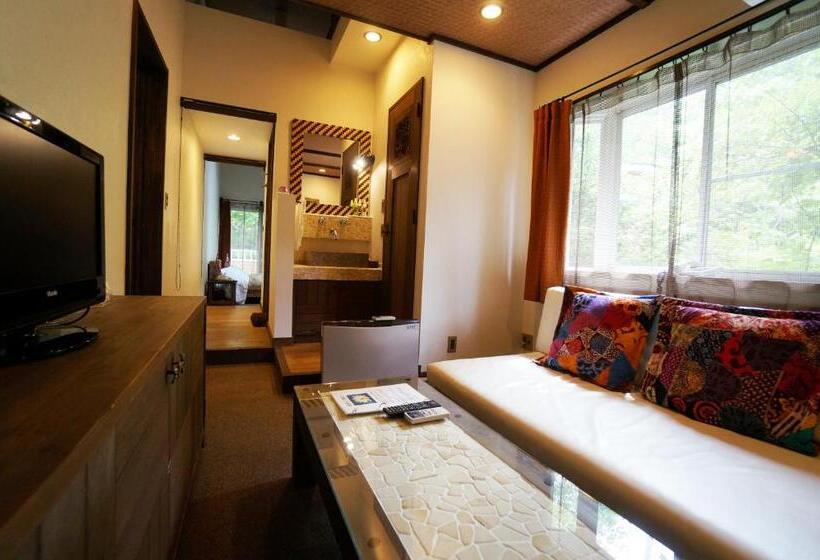 スーペリアールーム, Estivant Club