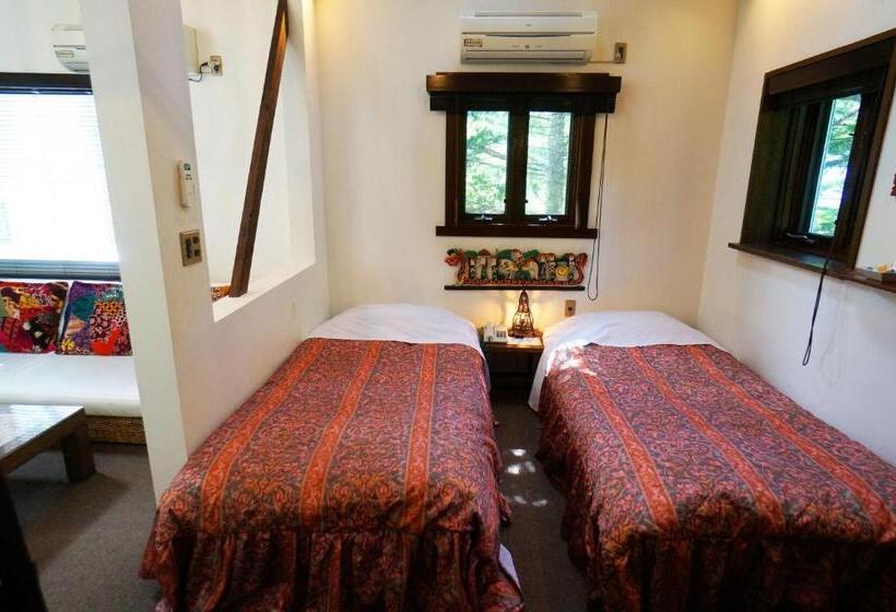 スーペリアの４人部屋, Estivant Club