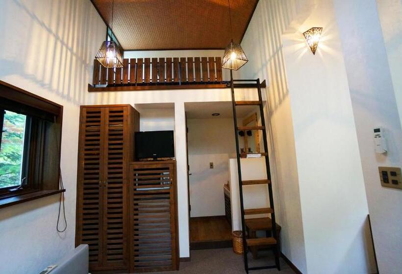 スーペリアの４人部屋, Estivant Club