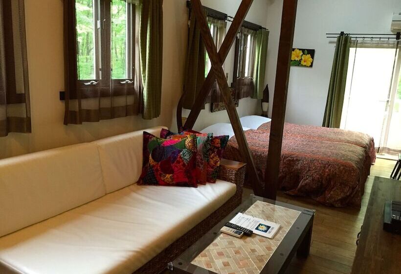 スーペリアールーム, Estivant Club