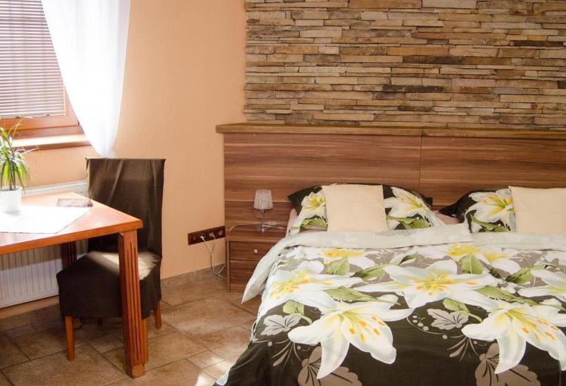 スタンダードスタジオ, Penzion No. 1