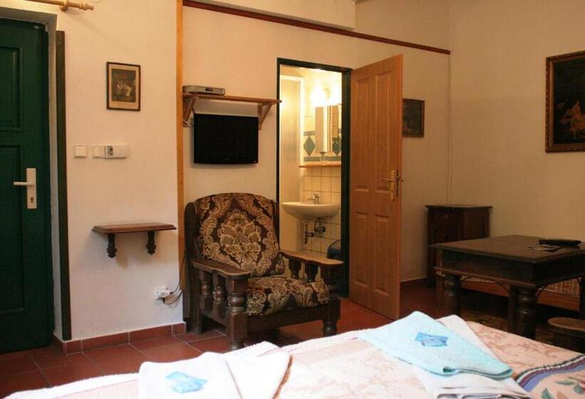 スタンダードトリプルルーム, Penzion Novopacké Sklepy