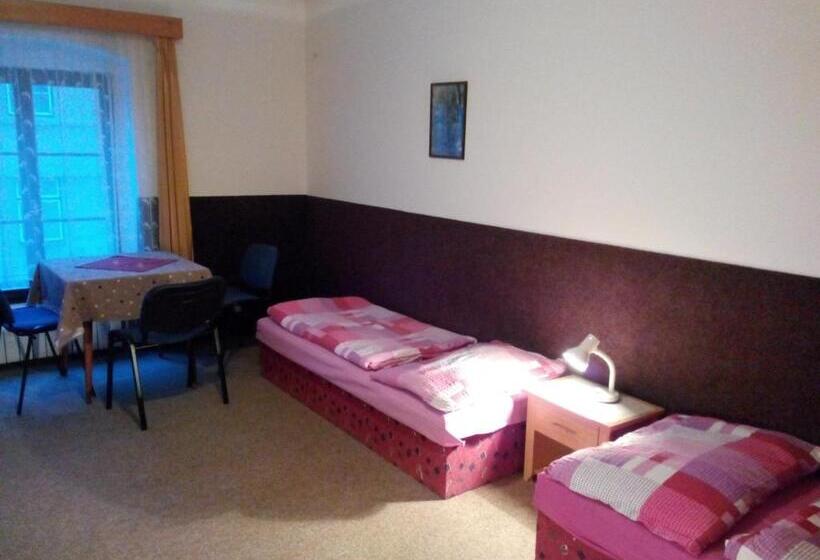 Номер Стандарт Трехместный, Penzion Poprda