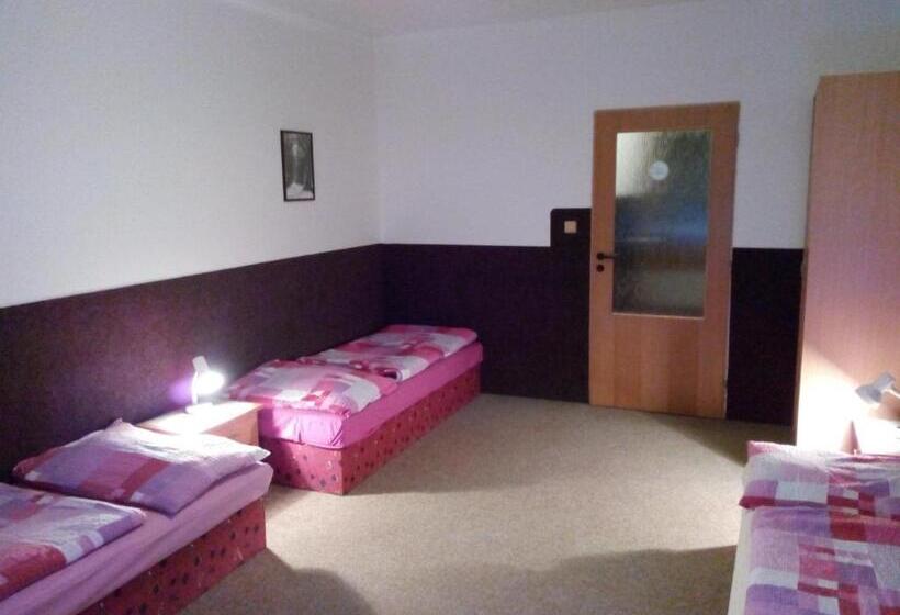 スタンダードトリプルルーム, Penzion Poprda