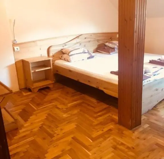 اتاق استاندارد, Rózsakert Panzió