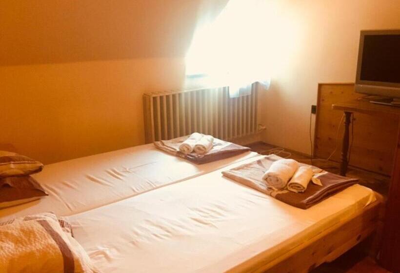 スタンダードルーム, Rózsakert Panzió