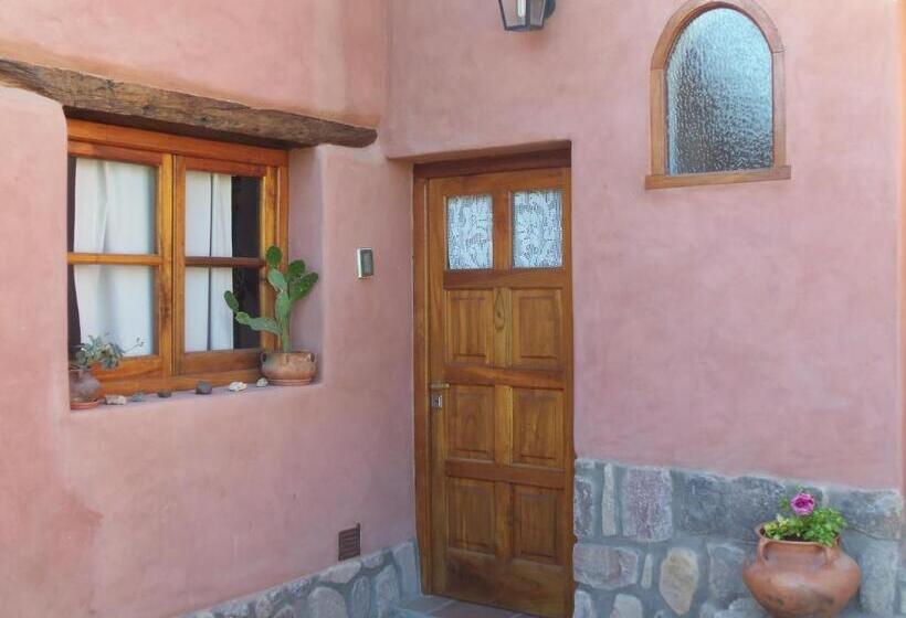 חדר משפחתי, Hosteria La Morada