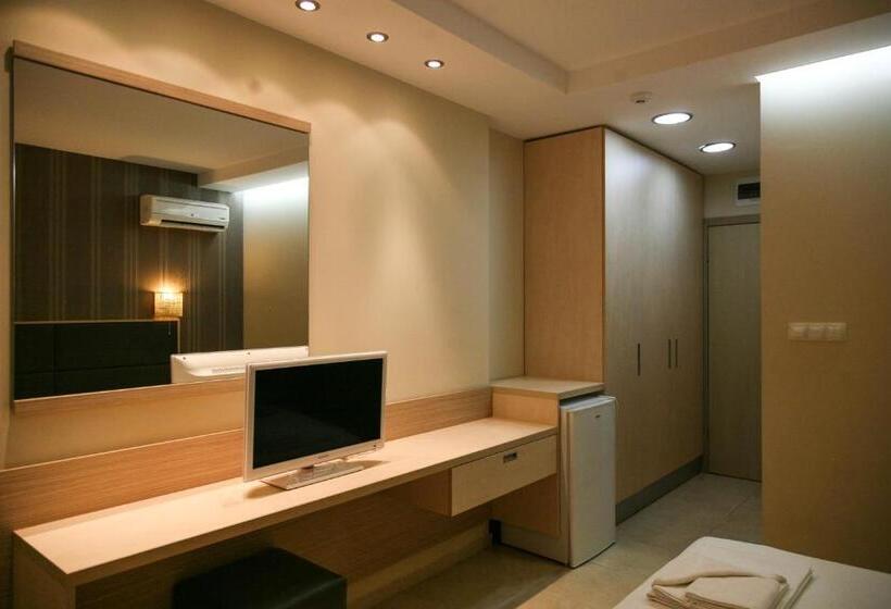 带露台的标准工作室, Apart Hotel Onegin
