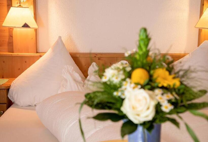 스탠다드 룸, Eggerstüberl