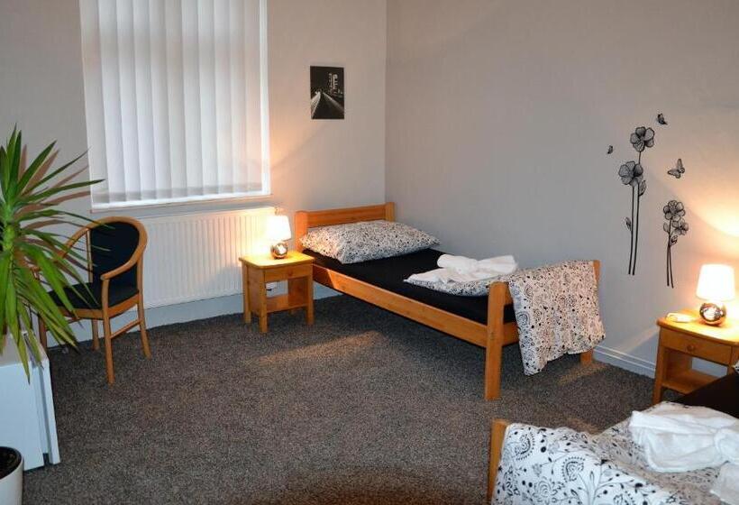 标准间, Excalibur Penzion A Restaurace