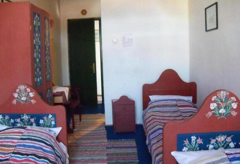 标准三人间, Góbé Csárda