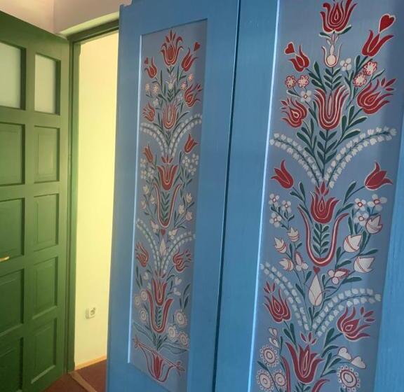 Junior Suite, Góbé Csárda