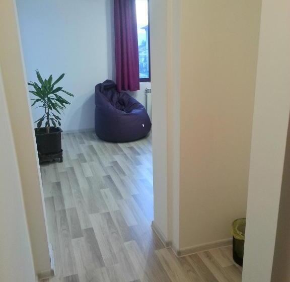 Студио Стандарт Вид на Бассейн, Guest House Bedrock