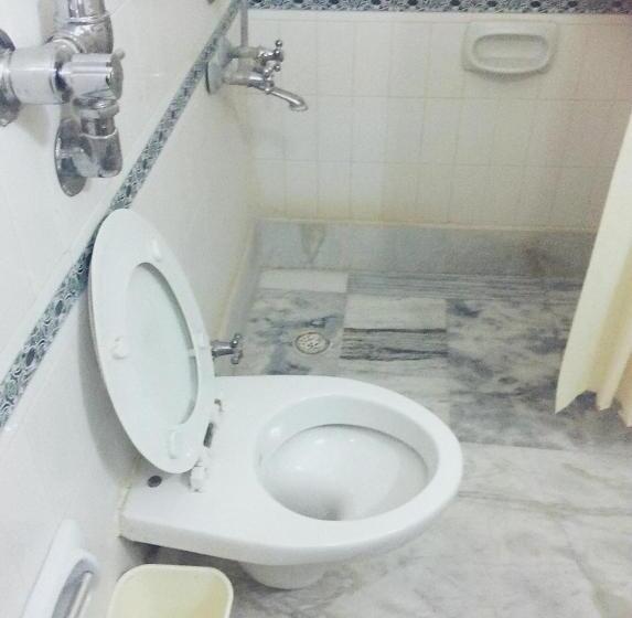 트리플 클래식 룸, Marble Palace