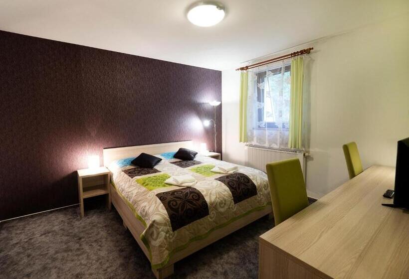 غرفة قياسية, Penzion Almada