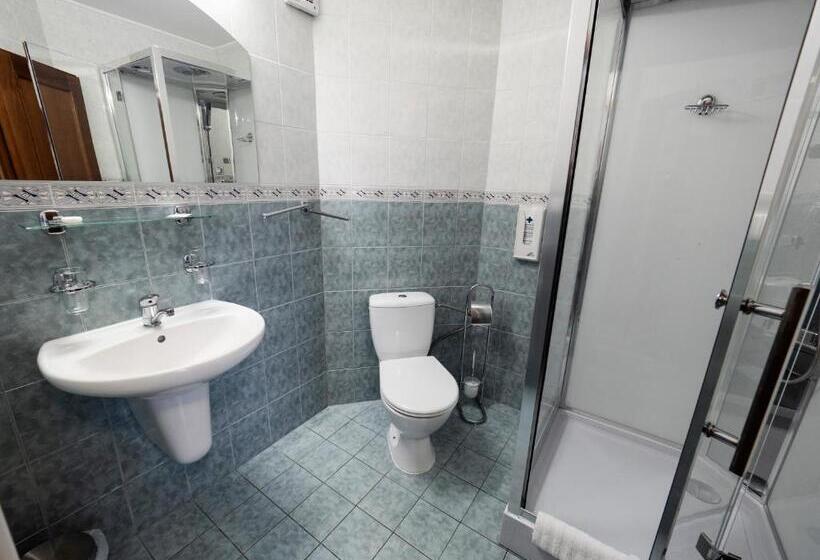 جناح, Penzion Almada