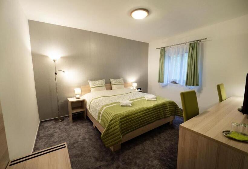 غرفة قياسية, Penzion Almada