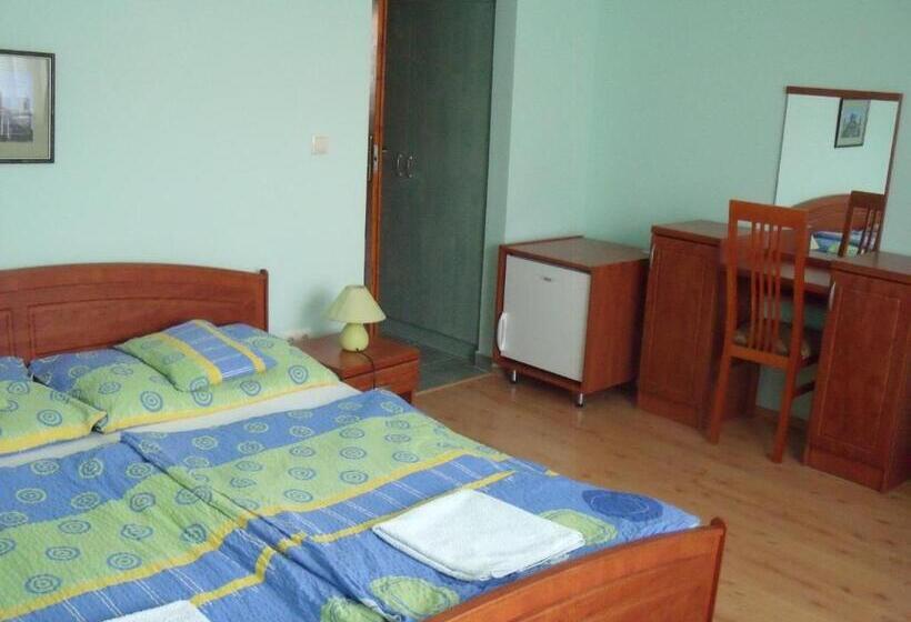 标准间, Sasi Panzió 2