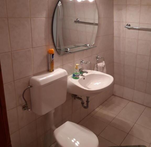 套房, Sasi Panzió 2