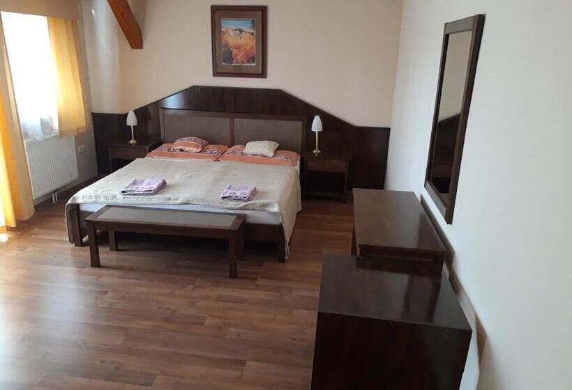 套房, Sasi Panzió 2