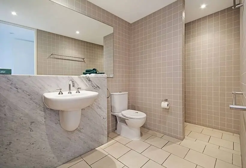 آپارتمان 3 خوابه, Space Holiday Apartments