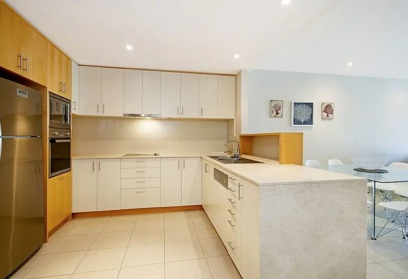 آپارتمان 3 خوابه, Space Holiday Apartments