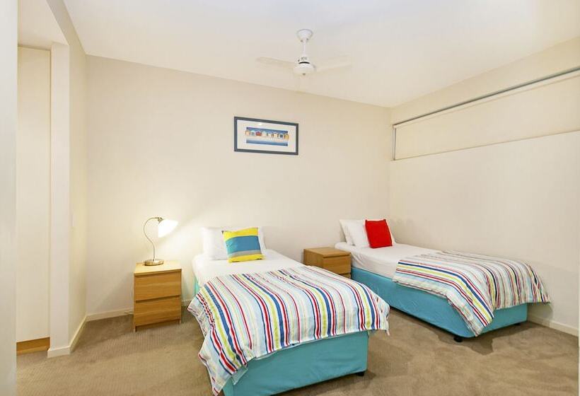 آپارتمان 3 خوابه, Space Holiday Apartments