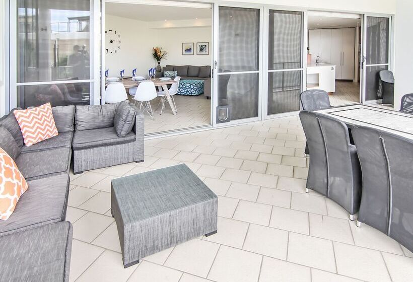 Апартаменты 2 спальни Вид на Сад, Space Holiday Apartments