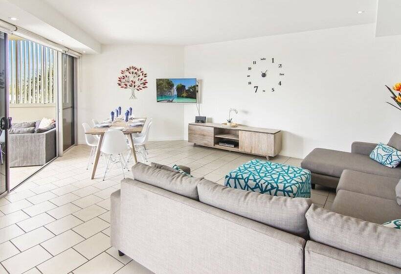 2 Bedroom Apartment Garden View, Space Holiday Apartments