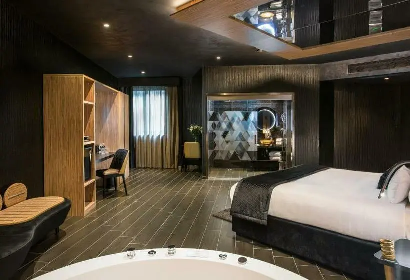 سوئیت با وان آب گرم, H Hotel - Adults Only