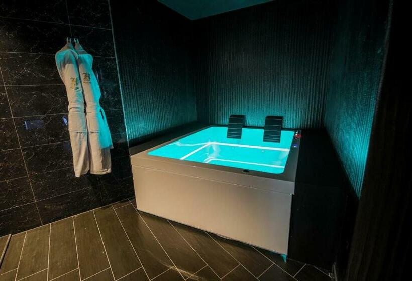 سوئیت با وان آب گرم, H Hotel - Adults Only