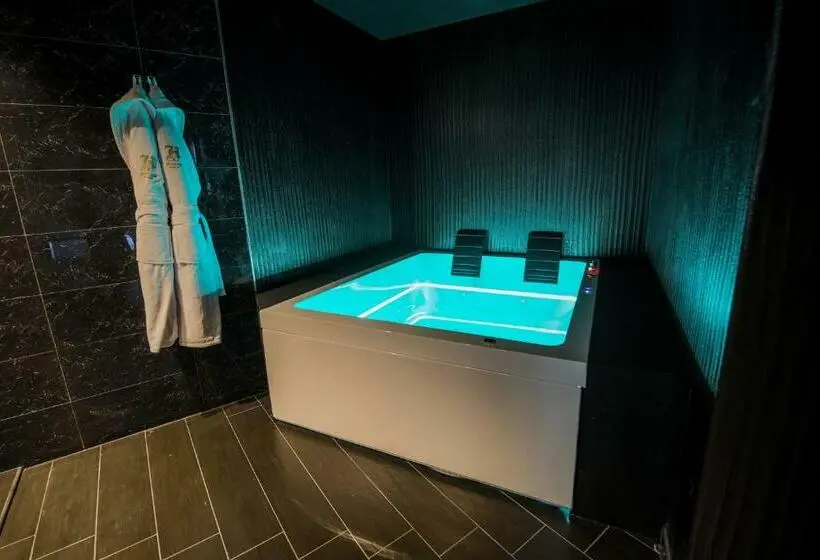 سوئیت با وان آب گرم, H Hotel - Adults Only