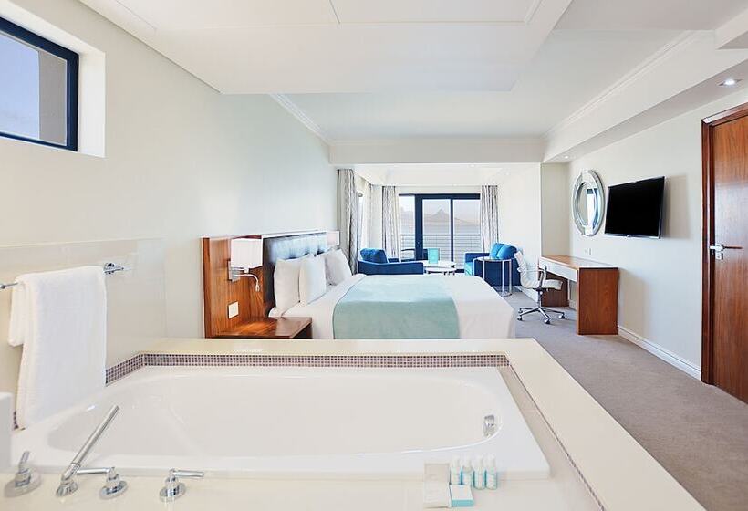 سوییت جونیور با چشم‌انداز دریا, Blaauwberg Beach