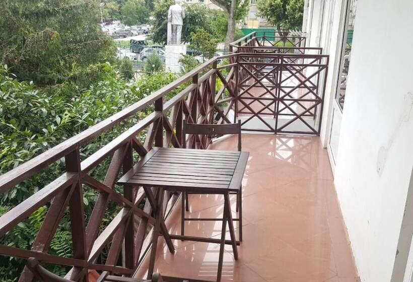 استودیوی استاندارد, Blue Lagoon