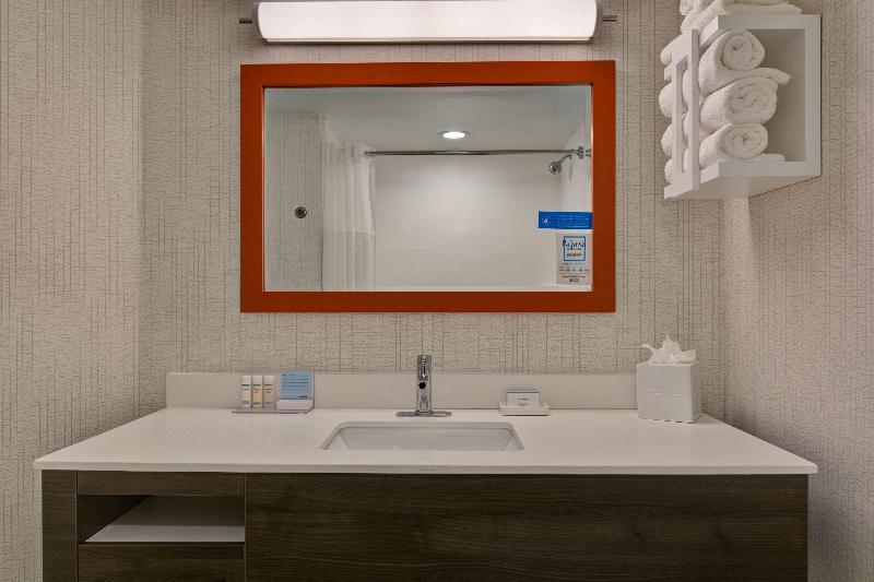 סוויטה מותאמת לאדם עם מוגבלויות, Comfort Suites  South Austin