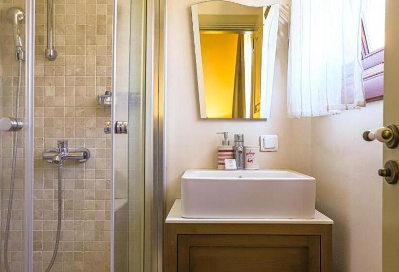 חדר סטנדרט, Macaron Konagi