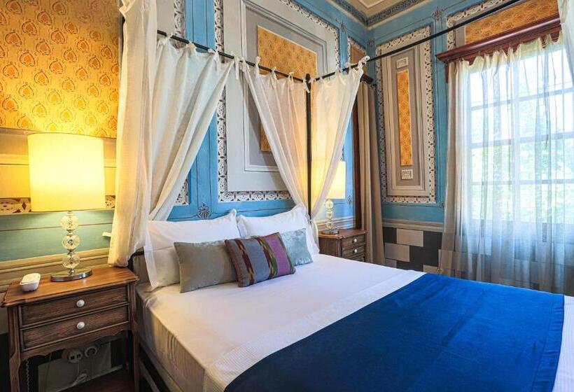 חדר סופריור, Macaron Konagi